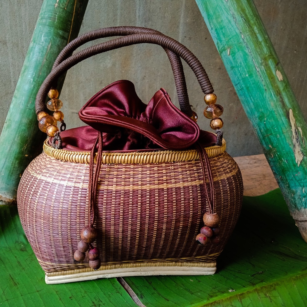 Elegant Handwoven Handbag with Silky Interior